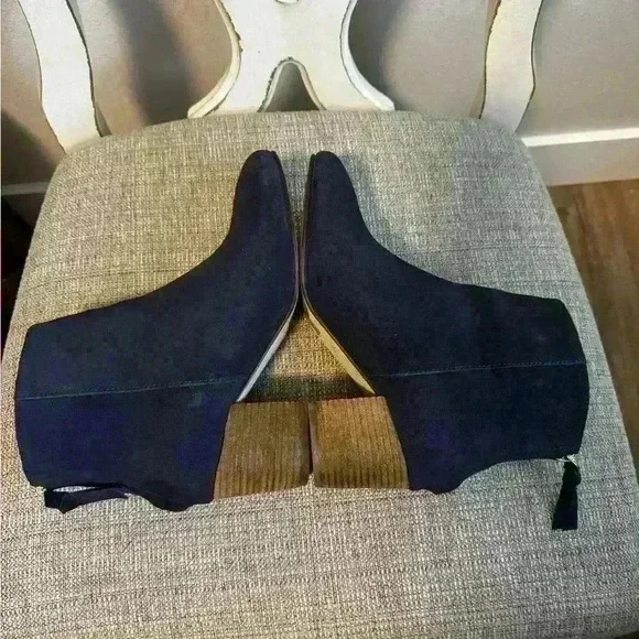 Boden Suede Ankle Boot Size 38/7.5US NAVY - Picture 5 of 8